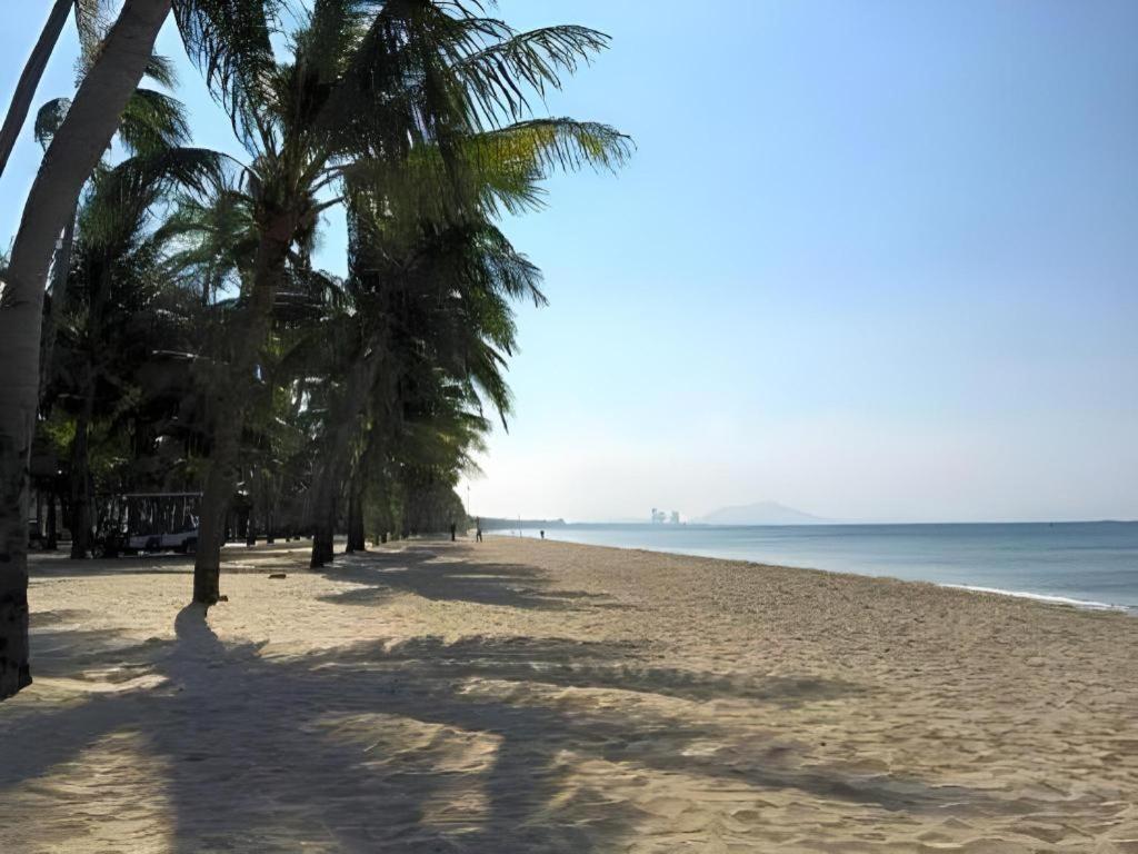 Tontalay Hotel Bangsaen Esterno foto
