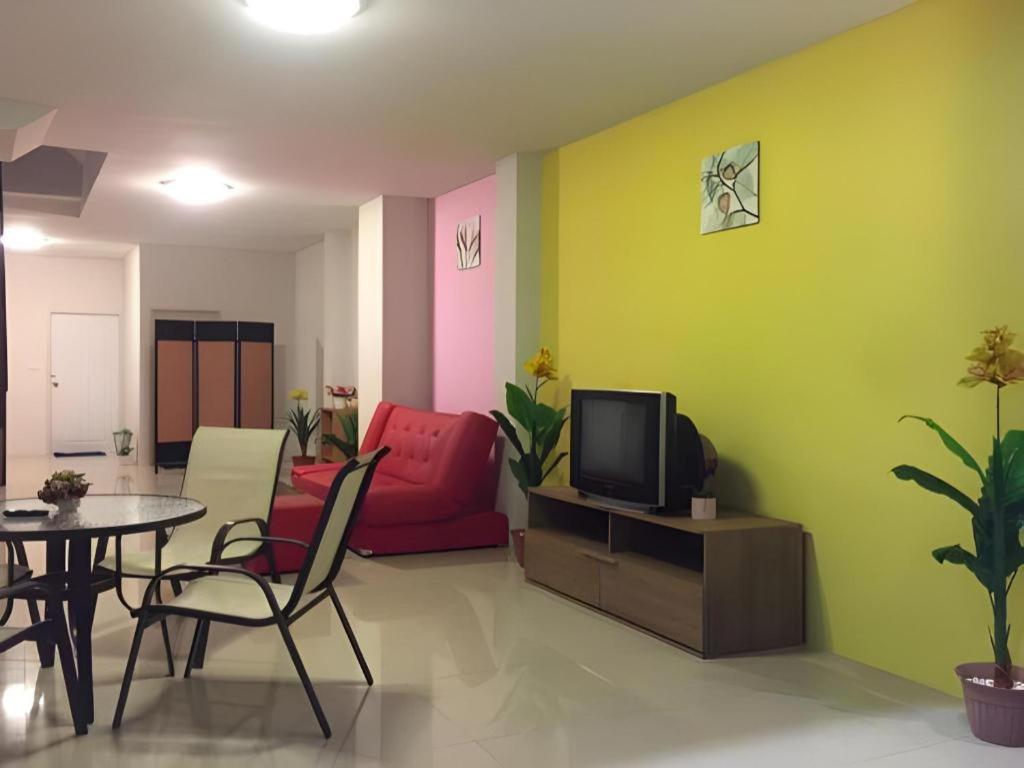 Tontalay Hotel Bangsaen Esterno foto