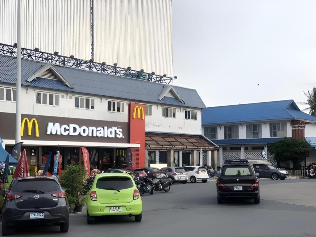 Tontalay Hotel Bangsaen Esterno foto